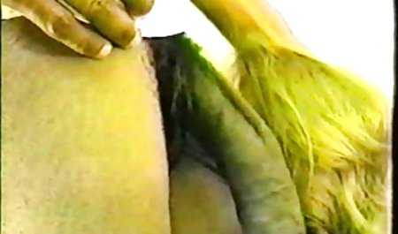 Toket kencang milf goes crazy dildo sex ibu ibu gendut