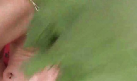 Nenek-nenek video sex tante bahenol mandi