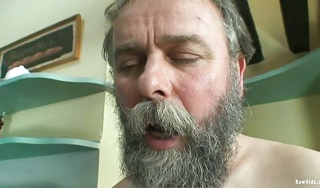 Elegan, inggris milf malam bermain luar video seks mertua biasa nya Fanny