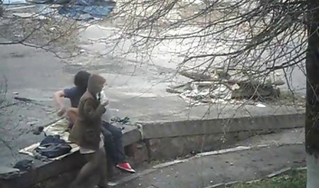 Inggris nenek Zadie suka tante sex brondong pergi tanpa celana dalam di bawah roknya