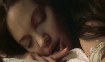 Cutie sek anak vs bapak sucks dick