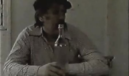 beberapa squirt orgasme dengan video seks yang dipaksa alien Dildo menggoda